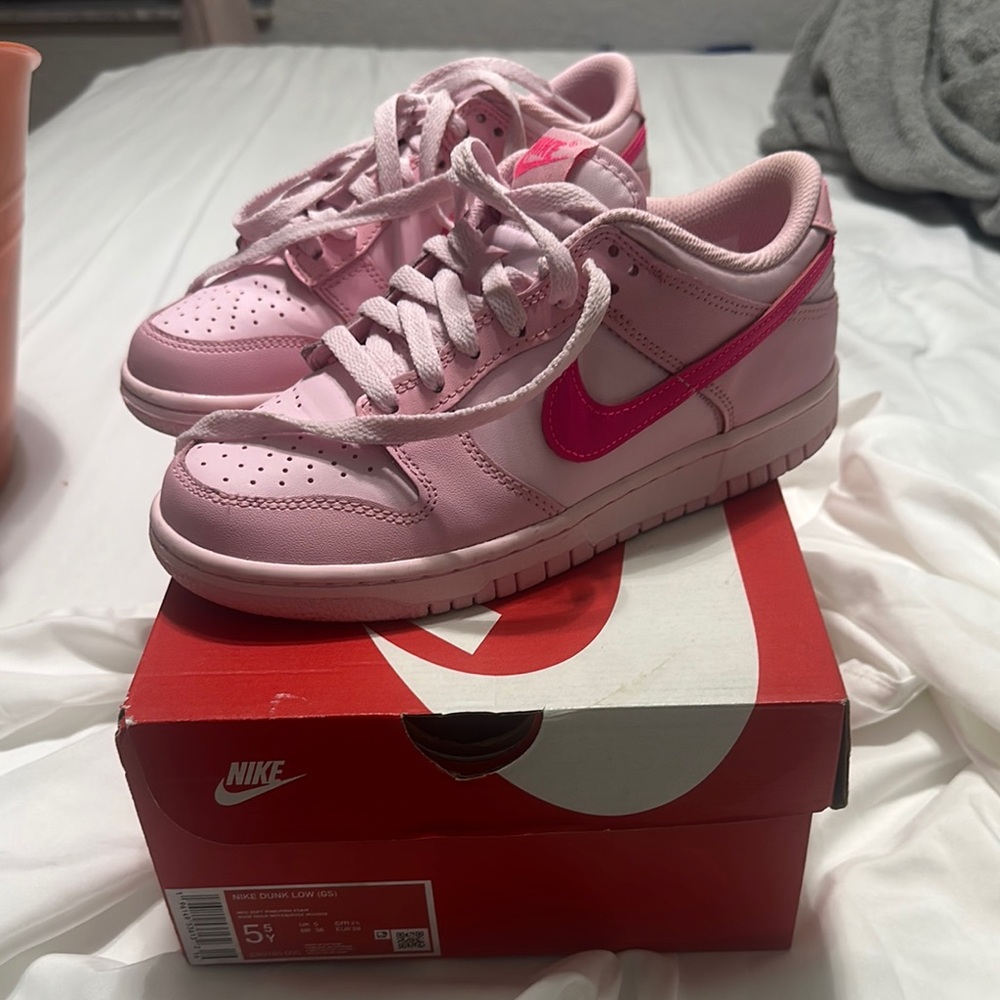Nike Pink Sneakers